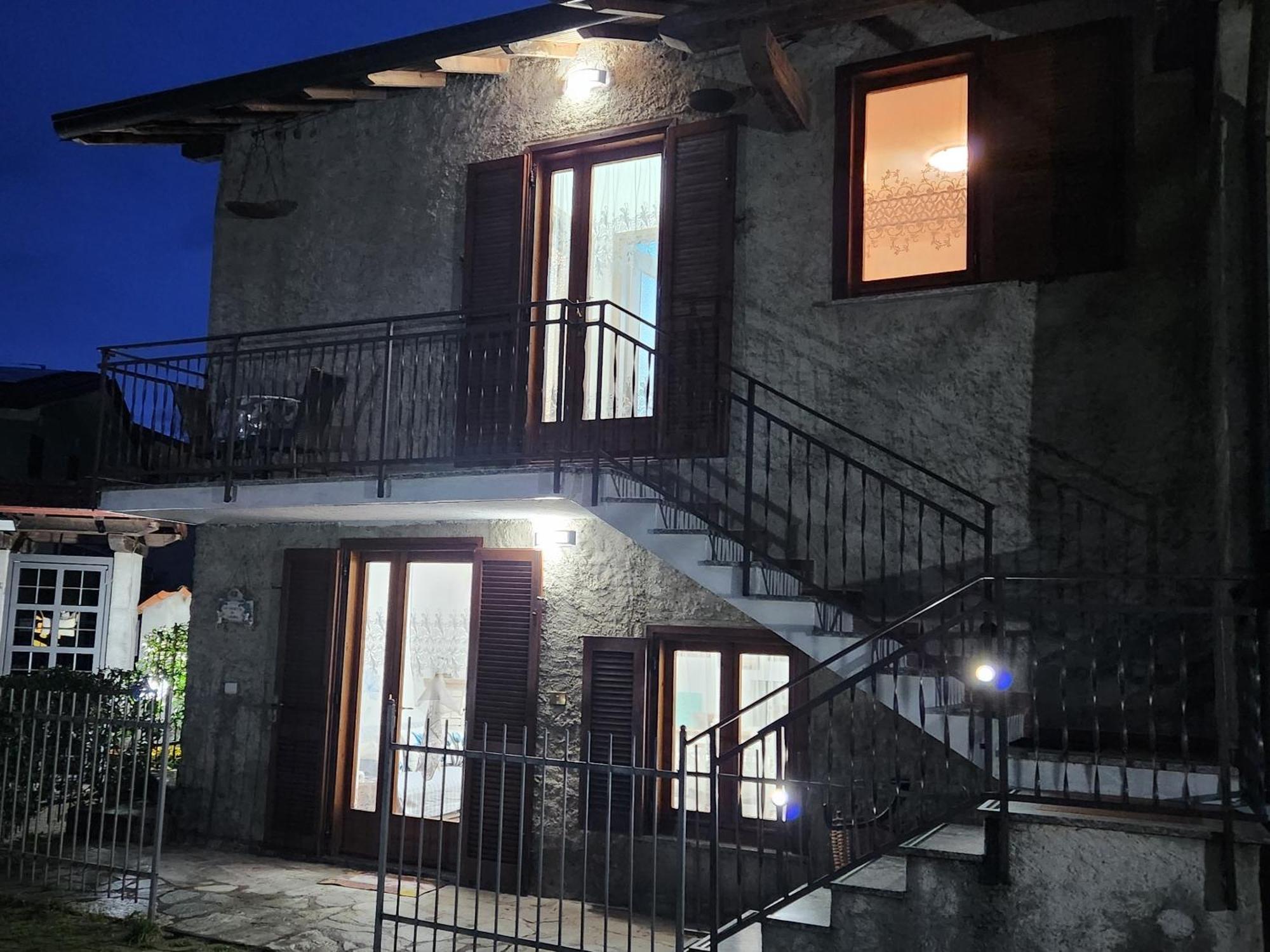 Laura'S Cottage With Lake View, Detached, 5 Kilometers From Varenna เลียร์นา ภายนอก รูปภาพ