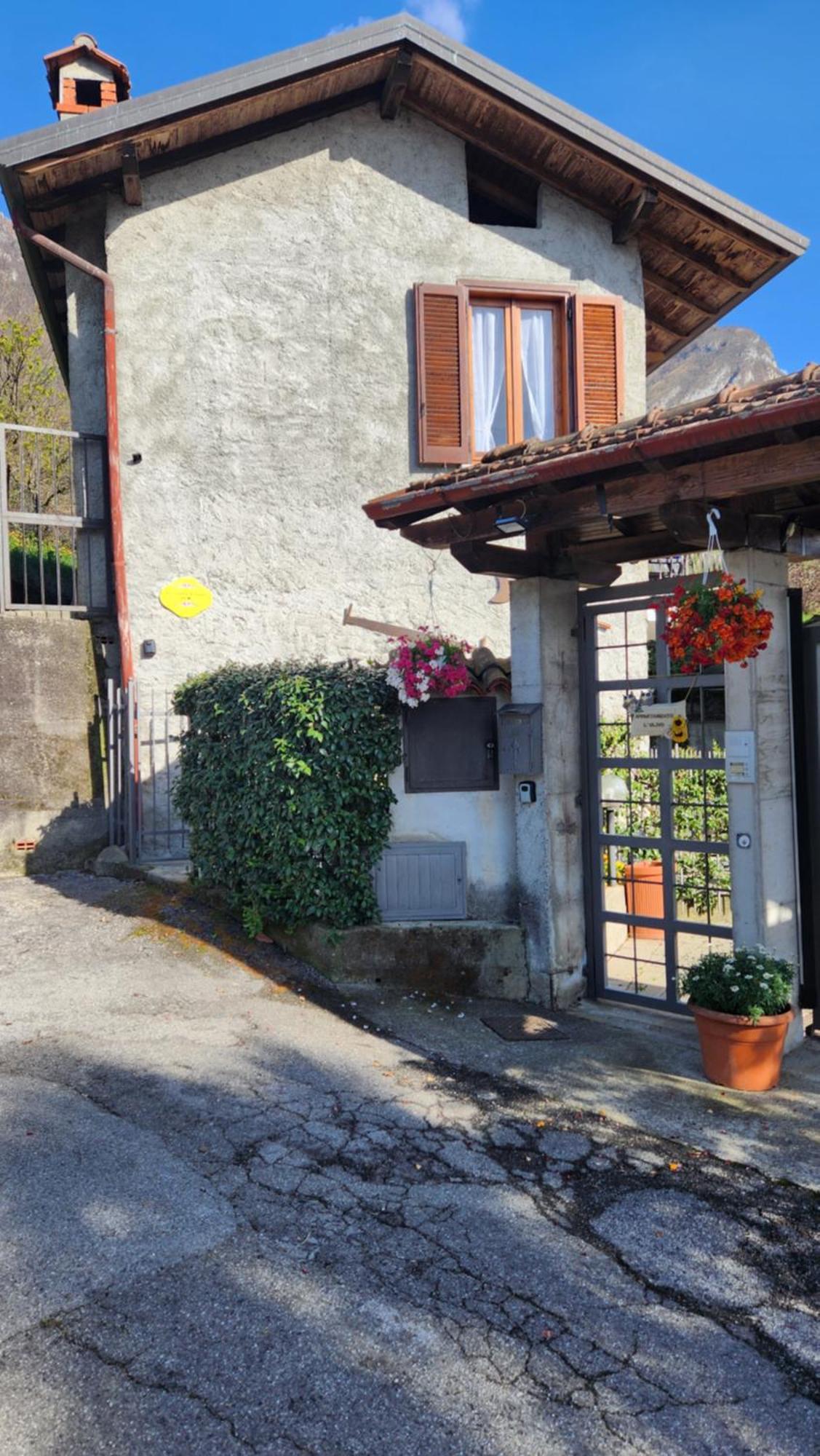 Laura'S Cottage With Lake View, Detached, 5 Kilometers From Varenna เลียร์นา ภายนอก รูปภาพ