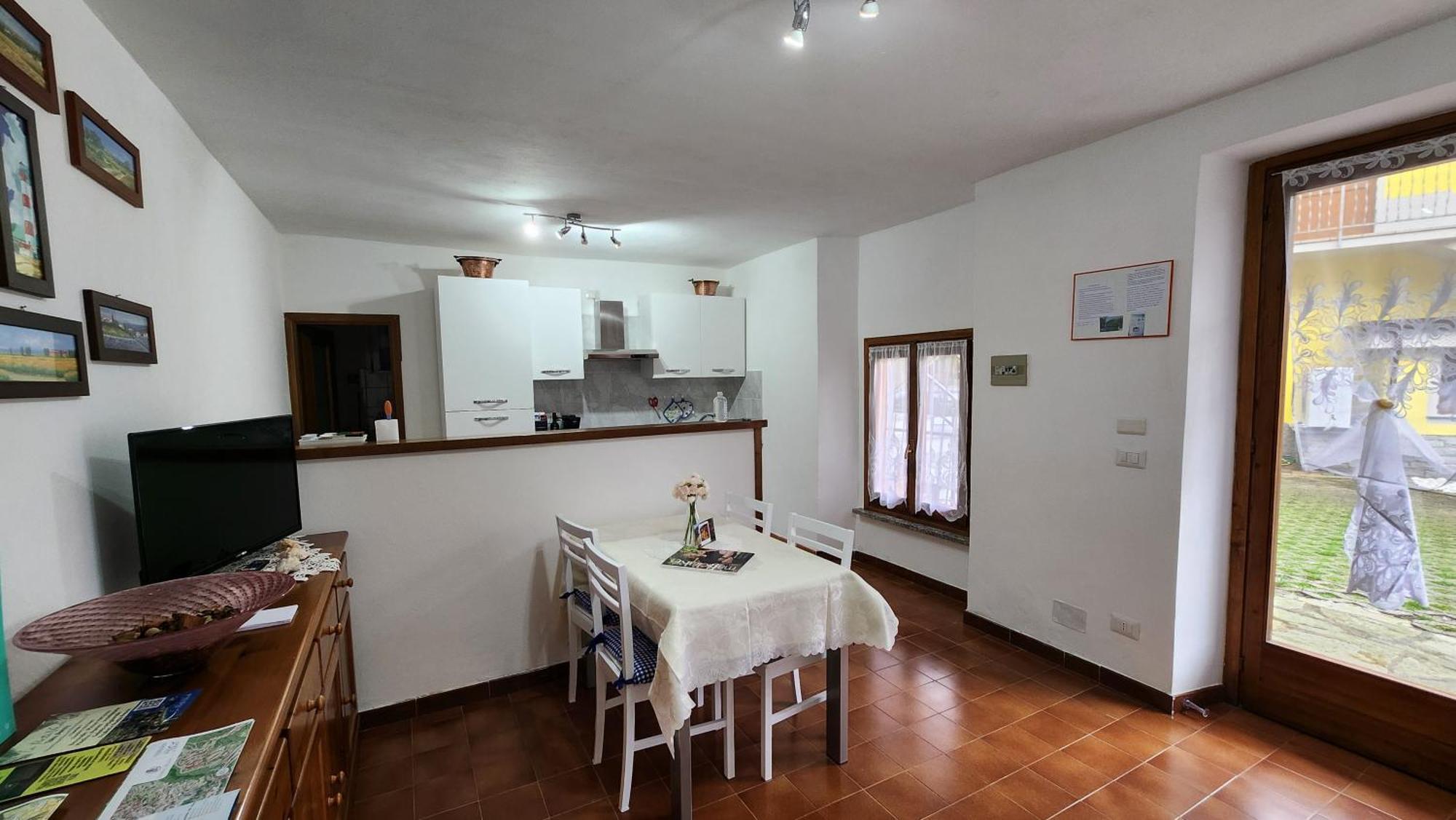 Laura'S Cottage With Lake View, Detached, 5 Kilometers From Varenna เลียร์นา ห้อง รูปภาพ
