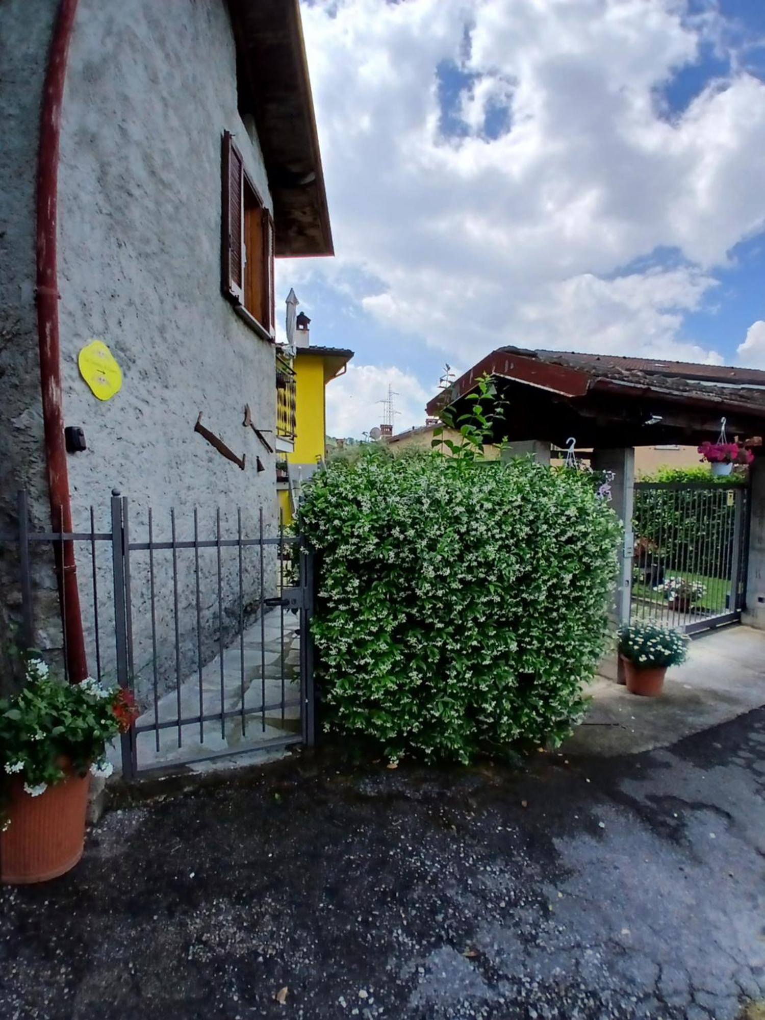 Laura'S Cottage With Lake View, Detached, 5 Kilometers From Varenna เลียร์นา ภายนอก รูปภาพ